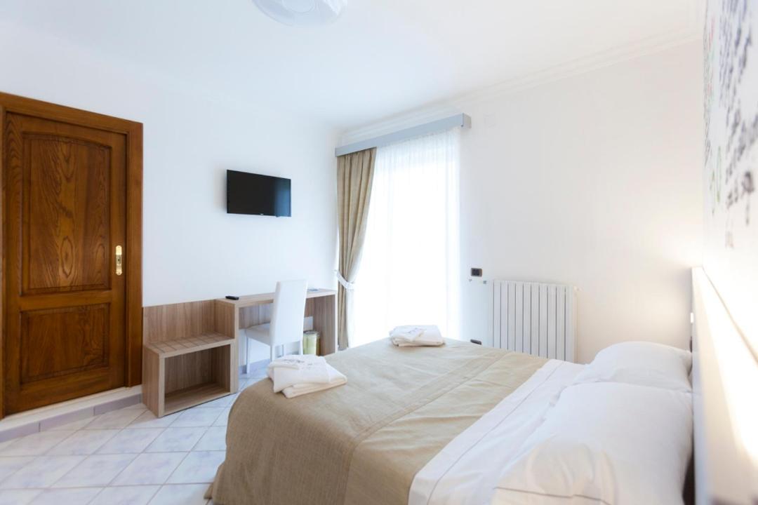 Na' Poesia B&B Di Charme SantʼAgata deʼ Goti エクステリア 写真