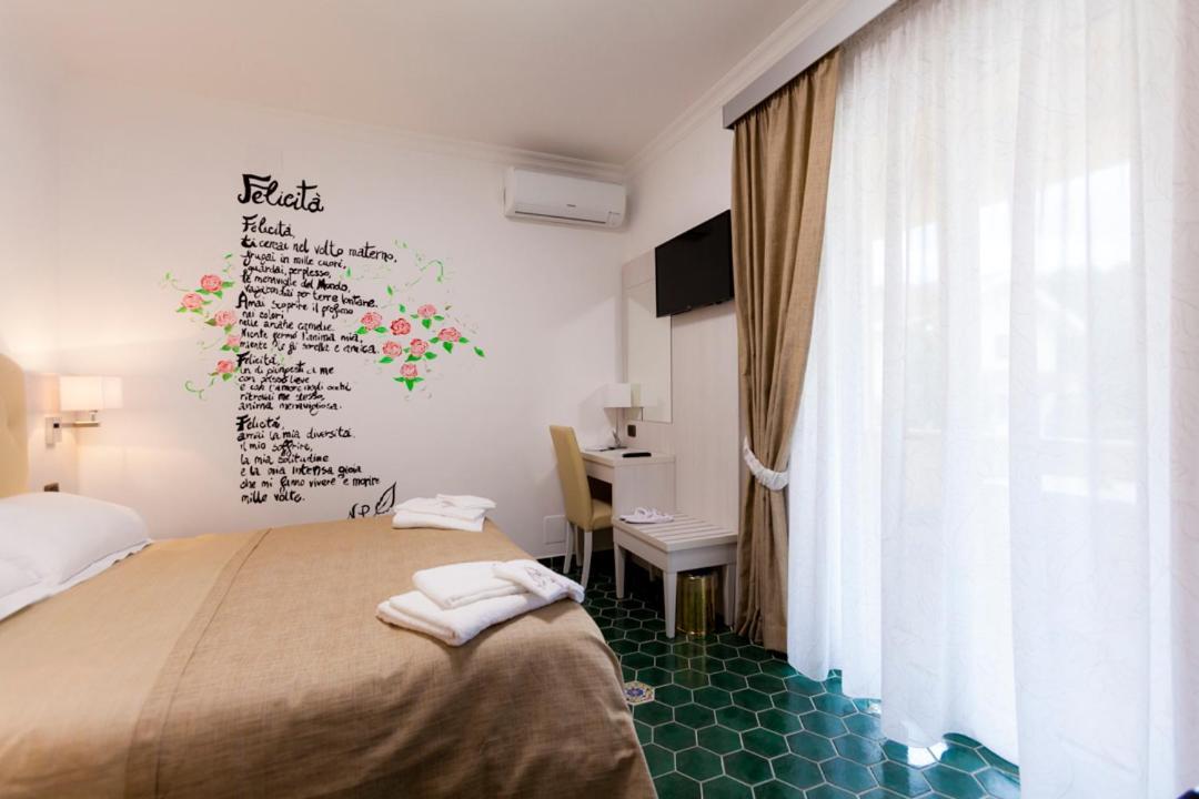 Na' Poesia B&B Di Charme SantʼAgata deʼ Goti エクステリア 写真